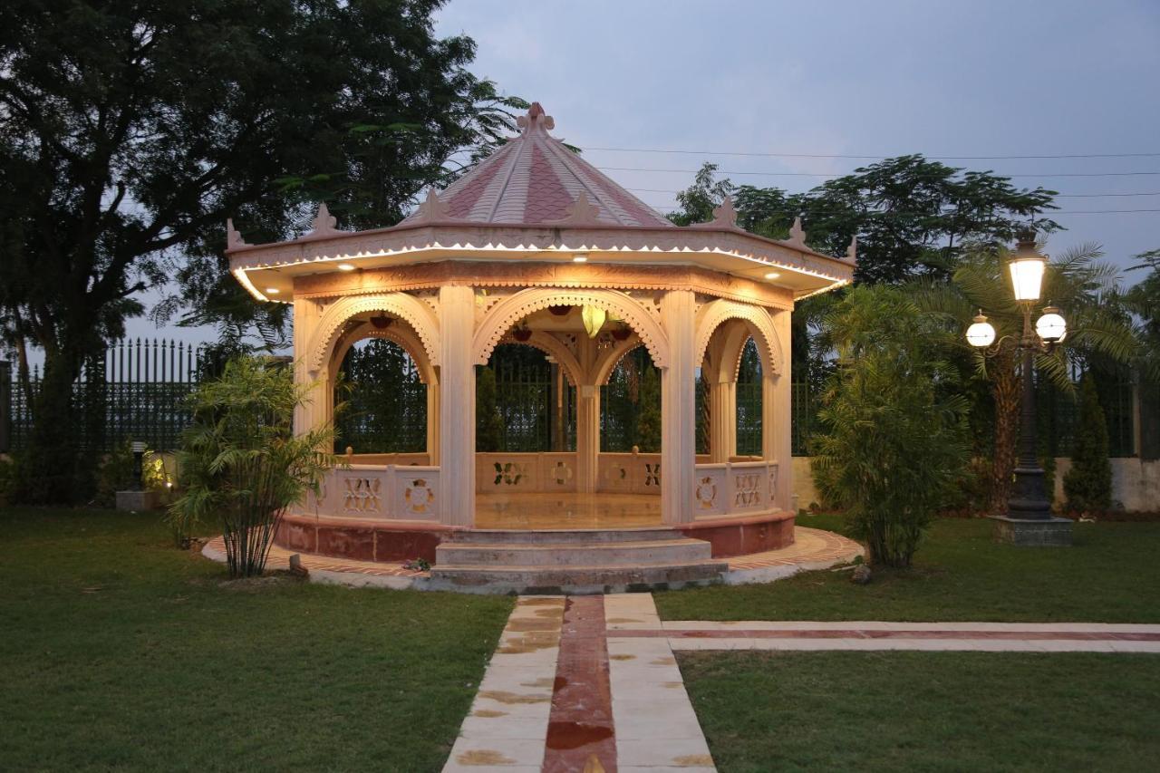 Отель Mann The Palm Retreat Лакхнау Экстерьер фото