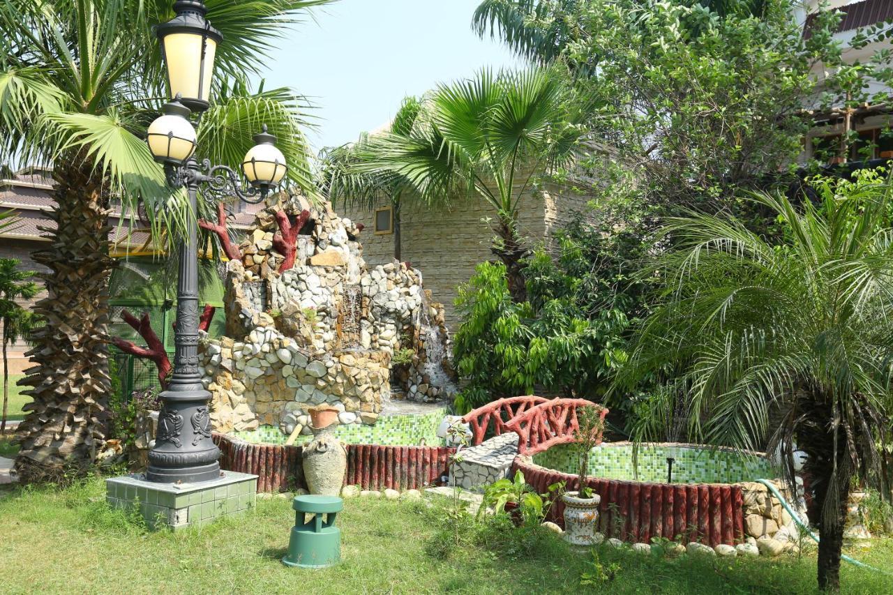Отель Mann The Palm Retreat Лакхнау Экстерьер фото
