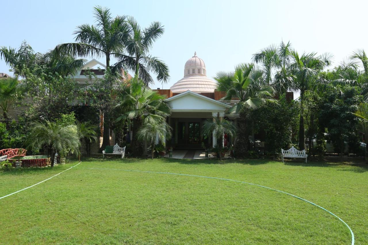 Отель Mann The Palm Retreat Лакхнау Экстерьер фото
