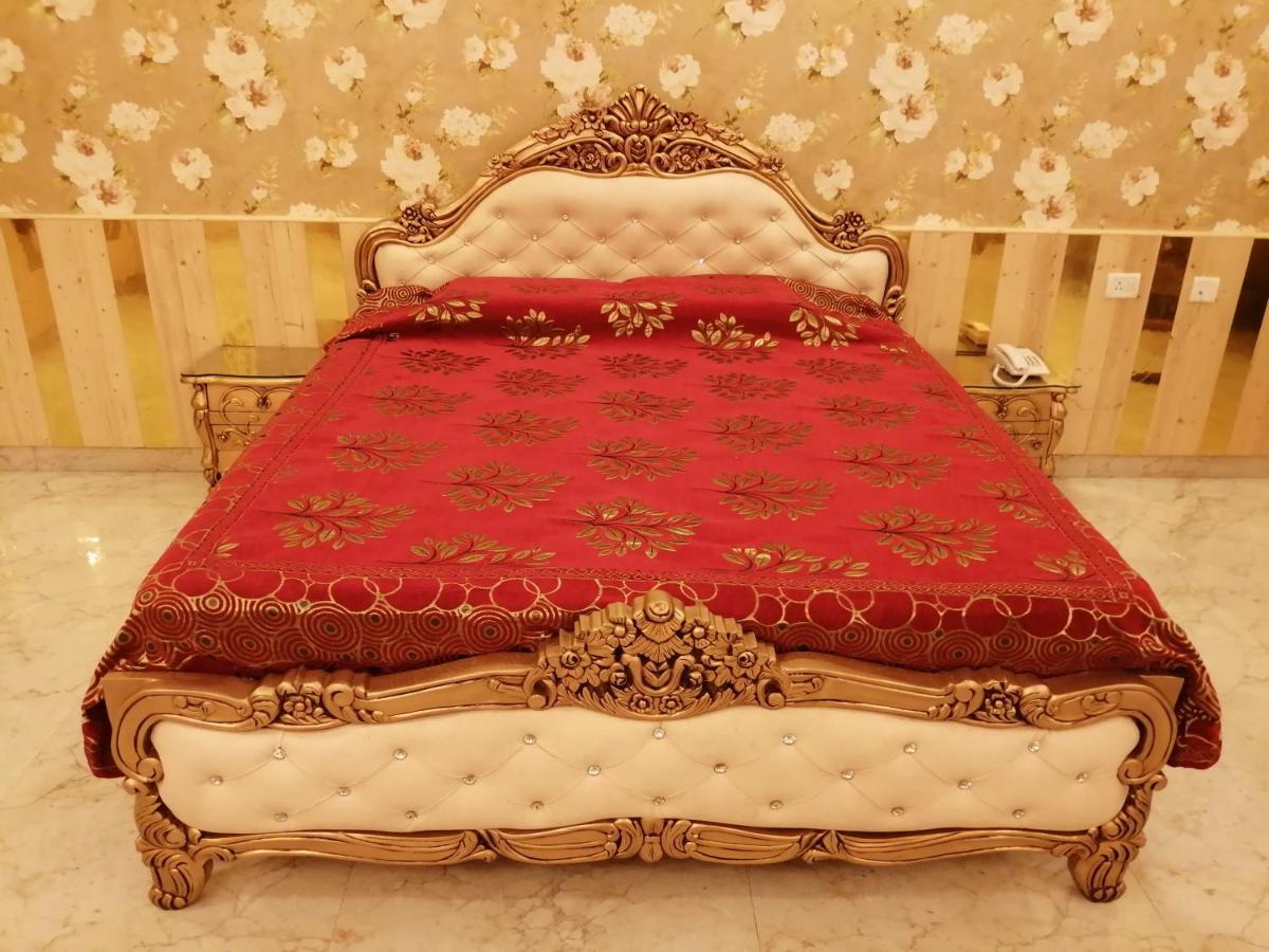 Отель Mann The Palm Retreat Лакхнау Экстерьер фото
